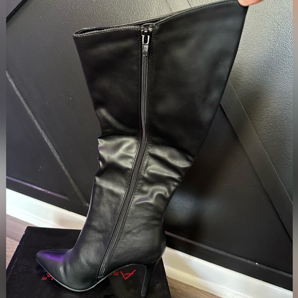 Black Heeled boot